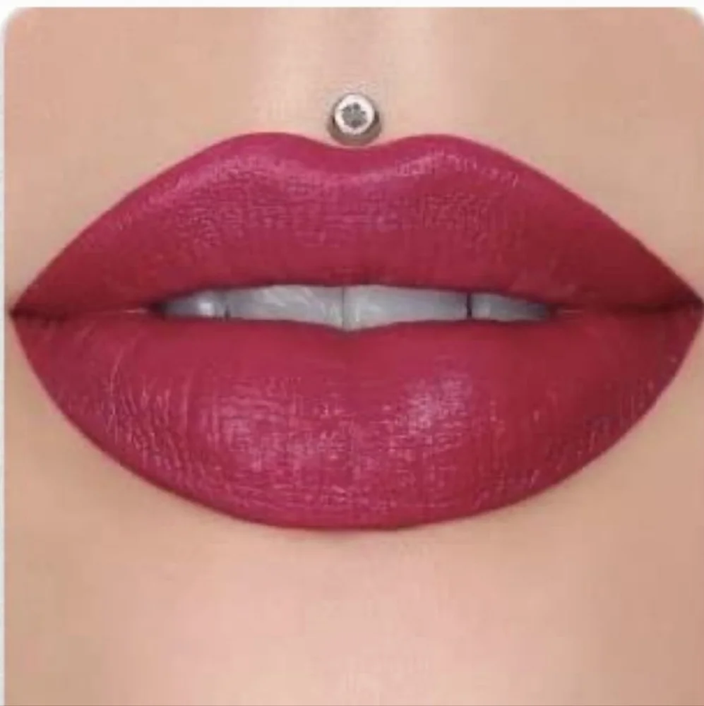 🌺Jeffree Star Velvet Trap Entrapment Lipstick Matte Long-Wearing